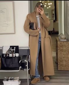 Camel Coat Outfit Winter Style, Tan Coat Outfit, Camel Outfit, Uggs Outfits, Camel Coat Outfit, Cute Thanksgiving Outfits