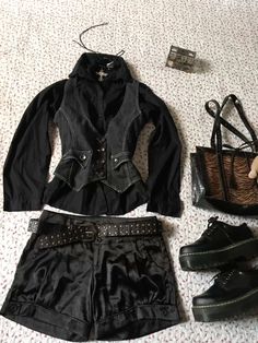 Black Wardrobe, All Black, How To Wear, Black