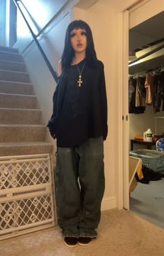 Winter Outfit Baggy Jeans, Emo Ish Outfits, Baggy Goth Clothes, Baggy Jean Outfits Girl, Clothes Inspo Grunge, Drainer Girl Outfit, Baggy Jeans Outfit Emo, Alt Baggy Outfits, Alt Outfits Jeans