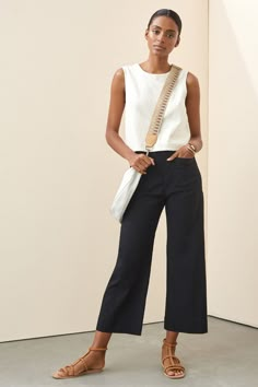 Colette Cropped Wide-Leg Pants | Nuuly Rent Mode Over 50, Wide Leg Pants Outfit, Leg Pants Outfit, Cropped Wide Leg Pants, Looks Chic, 가을 패션, Fashion Over 50, Work Fashion, Work Casual