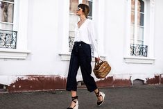 Black Wedge Espadrilles Outfit, Espadrilles Outfit Work, Espadrilles Outfit Jeans, Styling Espadrilles, Black Espadrilles Outfit, Espadrilles Wedges Outfit, Espadrille Wedges Outfit, Black Wedges Outfit