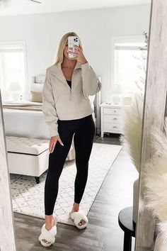 Black Leggings Outfit Workout, Lululemon Hoodie Outfit, Jacket With Leggings Outfit, Align Leggings Outfit, Navy Leggings Outfit Casual, Scuba Hoodie Outfit, Black Leggings Outfit Winter Casual, Black Leggings Outfit Spring, Baddie Mom