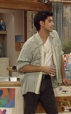 Full House Outfits 90s Uncle Jesse, John Stamos 80s, Jesse Full House Outfit, Jesse Katsopolis Outfits, 2000s Preppy Fashion Men, Uncle Jesse Outfit, Jessie Katsopolis, Uncle Jesse Aesthetic, Jessie Full House