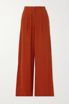 As its name suggests, Max Mara's 'Leisure' collection shows a more relaxed side to the label. These 'Brina' pants are cut from airy linen-blend gauze with a high-rise waist and flowing wide legs. Uzun Boy, Style Bundle, Wide Legs, Max Mara, Women Collection, The Label, Linen Blend, Leg Pants, Wide Leg Pants