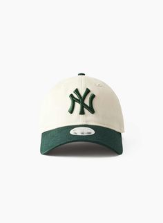 Ny Caps Aesthetic, Green Ny Hat, Aesthetic Baseball Caps, New York Cap Outfit, Aesthetic Hats Baseball Caps, Yankee Hat Outfits Women, Yankees Hat Outfit, Cool Hats For Men, Womens Baseball Hats