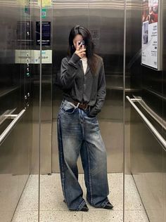 acubi fashion, y2k, acubi club, asian, korean fashion, grunge, gray, black, cheegu, aesthetic, chinese, douyin, classy, clean girl, rockstar girlfriend gf, elegant, night out, party, cute, simple, streetwear, old money, downtown girl, cinnamon girl, vanilla girl, it girl, femme fetale, aesthetic, cute outfit, trendy, tiktok, instagram, explore, ootd, winter outfits, summer outfits, fall outfits, autumn outfits, spring outfits, xiaohongshu, xhs, body goals, thinspo(NOT MINE) Via Li Outfits, Minimalistic Streetwear, Chinese Douyin, Korean Fashion Grunge, Peony Aesthetic, Simple Streetwear, Glamour Vintage, Street Outfits, Oufits Casual