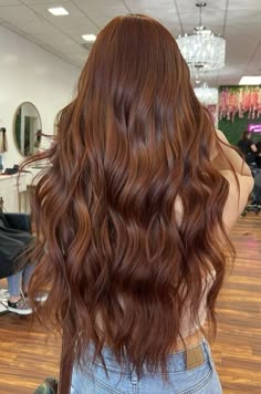 Warm Brown Hair With Red Undertone, Brown Reddish Hair With Highlights, Subtle Orange Hair, Copper Hair On Fair Skin, Cooper Chocolate Hair, Cooper Caramel Hair, Natural Auburn Hair Color, Auburn Dark Hair, Scarlet Hair Color