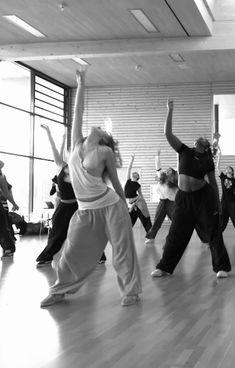 a group of people in a dance class