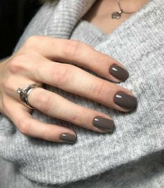 Taupe Nails, Minimal Nails, Gray Nails, Cute Gel Nails, Dark Nails, Winter Nail, Fall Nail Colors, Minimalist Nails, Fall Nail