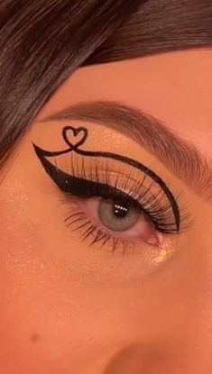 ты и дипинс 🔞🔥❤ Cat Eye Eyeliner Tutorial, Different Eyeliner Styles, Bentuk Alis, Eye Makeup Images, Cute Eye Makeup, Simple Eyeliner, Eyeliner Styles, Eye Makeup Pictures, Makijaż Smokey Eye