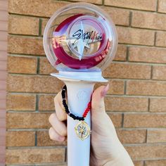 Skz bracelet/lightstick charm✨❤️ You loved the SKZ compass necklace, so I decided to create a bracelet with the same charm!  The bracelet is made with black and red beads, and in the middle I added a compass charm, that represents stray kids!  This bracelet matches the style of the SKZ lightstick, and it can also be used to decorate your lightstick! ❤️ Kpop Charms, Skz Bracelet, Stray Kids Bracelet, Skz Lightstick, Lightstick Ideas, Kids Bead Bracelet, Quinceanera Gifts, Kids Bracelet, Pink Wallpaper Girly