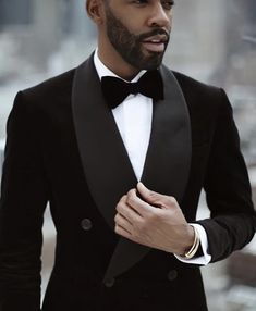 White Wedding Suits For Men, Indian Wedding Suits Men, Best Wedding Suits, White Wedding Suit, Formal Attire For Men, Men Mode, Black And White Suit, Black Suit Men