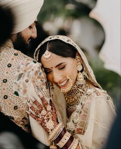 Sikh Wedding Photography, Couple Pose Ideas