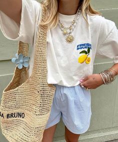 Lemon Graphic, Shirts Streetwear, Outfit For Summer, Clothes Y2k, Outfit Primavera, Y2k Tops, Italy Outfits, Inspo Outfit, Vintage Clothes