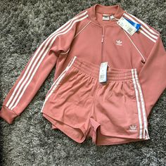 Women’s Small Pink Adidas Shorts Set. Brand New, Never Worn, Tags Still Attached Adidas Sets Women, Adidas Shorts Women, Rose Adidas, Adidas Set, Jumpsuits Women, Adidas Track Suit, Adidas Pink, Fashion Aesthetics, Adidas Outfit