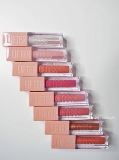 Makeup Products Lip Gloss, Lifter Gloss Maybelline, Aespa Makeup, Maybelline Gloss, Gloss Maybelline, Maybelline Lip Gloss, Maybelline Products, Future Makeup, Maybelline Lifter Gloss