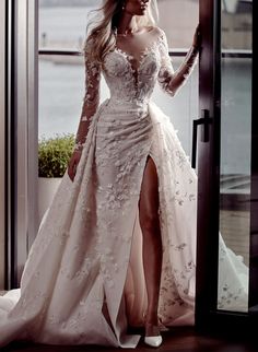 Elegant Long Sleeves Mermaid Sweetheart Lace Wedding Dress with Slit Sparkle Wedding Dress, Dress Luxury, Fancy Wedding Dresses, Long Sleeve Wedding Dress Lace, Cute Wedding Dress, Fancy Wedding, Dress Guide, Dream Wedding Ideas Dresses, Wedding Dresses Beaded