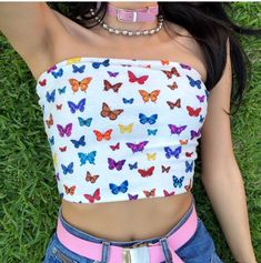 Artistic Photoshoot, Crop Top Styles, Tube Top Outfits, Rave Babe, Club Fashion, 2019 Style, Mode Chanel, Colorful Crop Tops