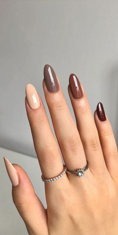 Get inspired by fall colors for your next French manicure! 🍁 Classy and seasonal perfection. 💅 #FallNailInspo #FrenchManicure #SeasonalNails Manicure Classy, Seasonal Nails, Autumn Nature, Welcome Fall, Autumn Nails, French Manicure, Green Nails, Moss Green, Autumn Inspiration