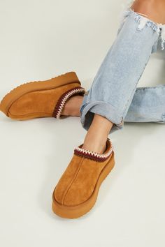 Altar’d State, Ugg Tazz Platform, Trendy Slippers, Ugg Tazz, Gifts 2023, Ugg Tasman Slippers, Ugg Tasman, Fashion Mood Board, House Things