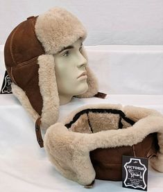 GORGEOUS 100% REAL SHEEPSKIN (LAMBSKIN) SHEARLING LEATHER HAT THE FUR IS NOT LINED, IT IS PART OF THE SHEEPSKIN WITH LEATHER OUTSIDE AND ITS OWN FUR INSIDE UNISEX FOR MEN AND WOMEN OTHER COLORS ARE AVAILABLE IN SEPARATE LISTINGS !!!!!  PLEASE SEE SIZING INFO BELOW   !!!!! !! US Seller. Item location is USA, and will be shipped the next day after payment is made !! Make sure you see my other matching shearling products like vests, mittens, gloves, slippers, etc !! Protect your head when the cold Bucket Hat Winter, Fox Ornaments, Leather Hat, Fashion Trends Winter, The Sheep, Leather Hats, Shearling Coat, The Heat, Cold Weather