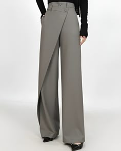 Designer Dress Pants, Contemporary Office Outfits, Pants 2024 Fashion Trends, Pant Styles For Women, High Fashion Pants, Elegant Pants Outfit, Pants For Short Women, Pants Types, Tailor Pants