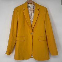 Zara Women's Marigold Yellow Single Button Oversized Relaxed Blazer Size M Nwt Length 28.5" Chest 19" Yellow Spring Office Blazer, Classic Yellow Blazer For Office, Casual Yellow Blazer For Work, Gold Blazer For Spring Workwear, Casual Yellow Outerwear For Office, Gold Blazer For Workwear In Spring, Yellow Single Breasted Blazer For Spring, Trendy Yellow Outerwear With Button Closure, Classic Single-breasted Yellow Blazer