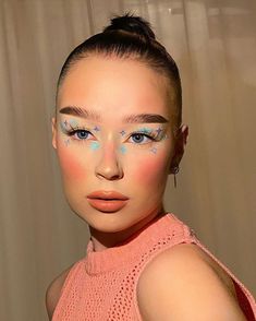 Upgrade Your Spring Makeup Game with These Pastel Eyeliner Ideas – Page 4 – Love for Glam Pastel Eyeliner, Back Hairstyle, Pastel Eyeshadow, Eyeliner Ideas, Summer Makeup Trends, Pink Eyeliner, Green Eyeliner, Eyeliner Designs, Graphic Eyeliner