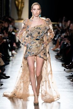 Elie Saab Spring Summer 2019 Haute Couture Collection – Paris https://www.chelseacatalan.com/ Party Mode, Huntington Whiteley