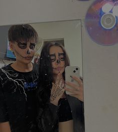 makeup halloween scary couple aesthetic skeleton Skeleton Makeup Couple, Aesthetic Skeleton, Unique Couple Halloween Costumes, Skeleton Couple, Skeleton Makeup, Skeleton Costume, Matching Halloween, Halloween Scary, Couple Halloween