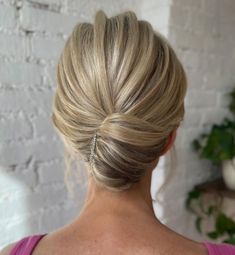 Short Hair Mother of the Bride Updo Sleek Mother Of The Bride Hair, Mother Of The Bride Updo Hairstyles Short Hair, Mother Of The Bride Bob Hairstyles, Short Hair Mother Of The Bride Styles, Mother Of The Bride Updo Hairstyles, Updo Mother Of The Bride, Mother Of The Groom Updos, Mother Of The Bride Updos, Hair Mother Of The Bride