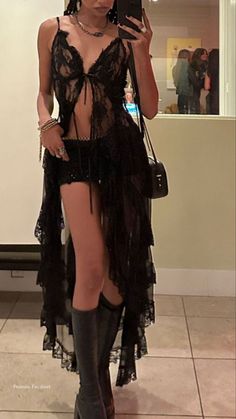 Dark Nymph Outfits, Dark Fairy Core Outfits, Ptv Concert, Red And Black Heels, Glitter Goth, Mode Coachella, Enhypen Concert, Hot Outfit Ideas, Street Mode