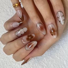 ❉ Exclusive Designs by Gogobeauty Nail   ❉ 100% Handmade & Reusable   ❉ Salon-Quality UV Gel on Acrylic Nail Tips   🥰 Welcome to my nail art shop! I'm excited to help you find the perfect design and fit for your style. 💅 **DESIGN AND MATERIAL**   Each design here is unique and on-trend. I use premium UV gel for long-lasting color and patterns, combined with specialized functional gel and acrylic nail tips. This ensures our luxury press-on nails are not only comfortable to wear but also sturdier than standard press-ons. 💌 **NAIL SET AND TOOL KIT**   Each set includes:   ❉ 10 press-on nails in your size   ❉ 1 super-sticky adhesive tab (lasting 3-7 days)   ❉ 1 nail glue (lasting approximately 3 weeks)   ❉ 1 alcohol wipe   ❉ 1 cuticle stick   ❉ 1 nail file   ❉ Application and removal instru Cool Brown Nail Designs, Nails For Fall And Winter, Brown Acrylic Nails With Flowers, Gel Nail Designs Flowers Simple, Fall Christmas Nails Simple, Fall Nails Press On, Nail Crystals Designs, Cute Acrylic Fall Nails, Autumn Press On Nails