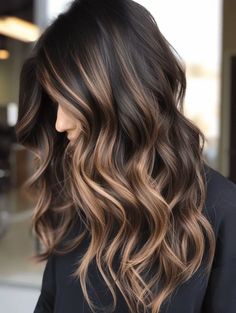 Rambut Brunette, Bronde Balayage, Brunette Hair With Highlights, Dark Hair With Highlights, Spring Hair Color, Caramel Highlights, Brunette Balayage Hair, Brown Hair Balayage, Ombré Hair