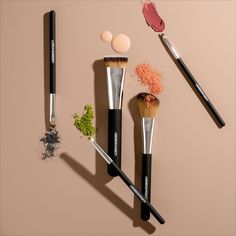 Discover our collection of makeup accessories: professional makeup brushes for perfect application results, small pencils and jumbo crayons sharpeners to keep your pencils always sharp, clean and ready to use, bags to keep your makeup faves in one place, lashes and more. Make Up Brushes, Luminous Skin, Oil Control Products