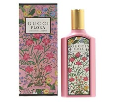 Gucci Perfume Collection, Gucci Flora Perfume, Gucci Fragrance, Gucci Perfume, Pulse Points, Perfume Collection, Christmas Wishlist, Red Berries, Spring Floral