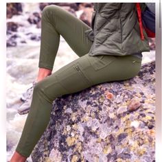 Nwt- Athleta Cargo Tight, Color Olive, Inseam Regular 28”, Size 2 Inside Tag Marked To Prevent Store Returns Outdoor Style Women, Hiking Leggings, Cargo Leggings, Cargo Pants Style, Hiking Pants Women, Frock And Frill, Green Leggings, Outdoor Fashion, Hiking Pants