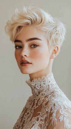 37 Formal Hairstyles for Short Hair: Elegant and Chic Ideas for Any Occasion Tomboy Haircut, Hair To One Side, Natural Gray Hair, Short Curly Haircuts, Creative Hairstyles