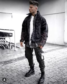 Smart Casual Street Style, Dr Martens Outfits, Dr Martens Fashion, Mens Streetwear Urban, Style Dr Martens, Nike Sfb, Outfit Informal, Denim Outfit Men