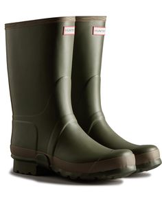 The men's rubber Wellington boot developed specifically for gardening features a dig pad at the centre of the sole and a thickened ankle patch provide extra protection when using spades and forksFastening:Slip OnMaterial Composition:Other Materials/Textile/Other MaterialsCare Instructions:Use Hunter Boot Shine and Rubber Boot Buffer to keep boots in optimum condition.A zigzag construction sole creates high grip and mud-release.. Garden Boots, Ski Shop, Wellington Boot, Rubber Boot, Wellington Boots, Team Wear, Kids Clothes Boys, Walking Boots, Helmet Accessories