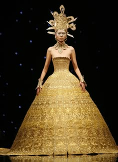 Guo Pei: a Chinese Couturière Takes on ... Tapestry Dress, Eiko Ishioka, Dark Fairycore Outfits, Gala Gown, Princess Vibes, Dark Fairycore