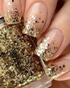 French Manicure Glitter, Chunky Glitter Nails, Holiday Nails Winter, New Years Nails, Glitter Manicure, Gold Nail Designs, Gold Glitter Nails