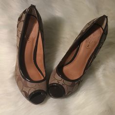 Coach Signature Brown/Tan Platform High Heels In Size 6.5; New - Only Worn In House To Try After Purchasing. Haven’t Gotten Opportunities To Wear This Pair Out Yet. Shoes Pfp, Heels 2000s, Vintage Kitten Heels, Rich Wife, Fem Style, Coach Heels, Brown Kitten, Baddie Clothes, Perfect Handwriting