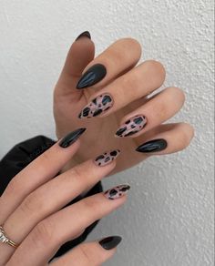 Dark Fall Nails, Bold Nail Designs, Spring Nail Ideas, Elegant Touch Nails, Quartz Nails, Dark Fall, Stunning Nail Designs, Halloween Acrylic Nails, Hippie Nails