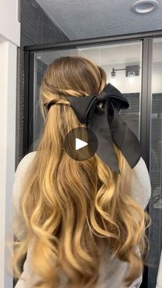 Christmas Hairstyles With Bow, Half Up Half Down Hairstyles With Bow, Half Up With Bow, Kenna Mcclellan, Hairstyles With Bows, Hairstyles Diy, Easy Hairdos, Cute Hairstyle, Hey Gorgeous