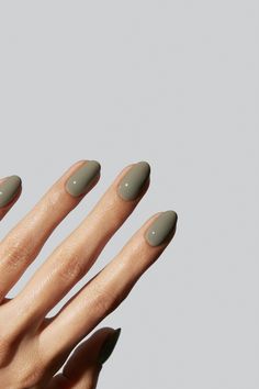 Smudge away that negative energy with a spiritual self-care ritual. A greyish, earthly green that reminds us of dried sage leaves. Positive vibes only. Iconic to Gelcare. Elegant Almond Nails, Trendy Almond Nails, Paznokcie Hello Kitty, Almond Gel Nails, Kutek Disney, Girly Acrylic, Gold Nail Designs, Nail Looks