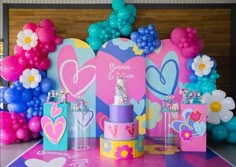 Heart Full Of Love, Carnival Birthday Party Theme, Deco Ballon, 2nd Birthday Party Themes, Barbie Theme, Carnival Birthday Parties, Minnie Party, Balloon Decorations Party, Full Of Love