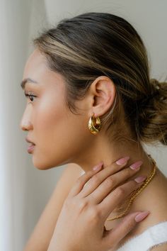 Super Chunky Gold Hoop Earrings Gold Fill Chunky Earrings - Etsy Earrings Gold Chunky, Chunky Hoop Earrings Outfit, Gold Hoops Aesthetic, Gold Hoop Earrings Outfit, Gold Chunky Earrings, Chunky Gold Earrings, Thick Gold Hoop Earrings, Thick Gold Hoops, Portrait Reference