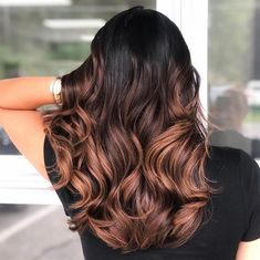 fall hair colors Balyage Long Hair, Cinnamon Hair Colors, Baylage Hair, Bangs Ideas, Cinnamon Hair, Black Hair Balayage, Top Knots, Hairstyle Short, Shorter Hair