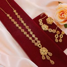 1650 free ship 👆.... IN+105 Beautiful Mehndi, Beautiful Mehndi Design, Indian Jewellery Design Earrings, Gold Bride Jewelry, Wedding Gold, Gold Rings Fashion